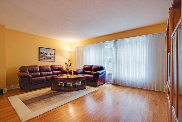 352 Simonston Blvd, Townhouse with 3 bedrooms, 3 bathrooms and 2 parking in Markham ON | Image 38