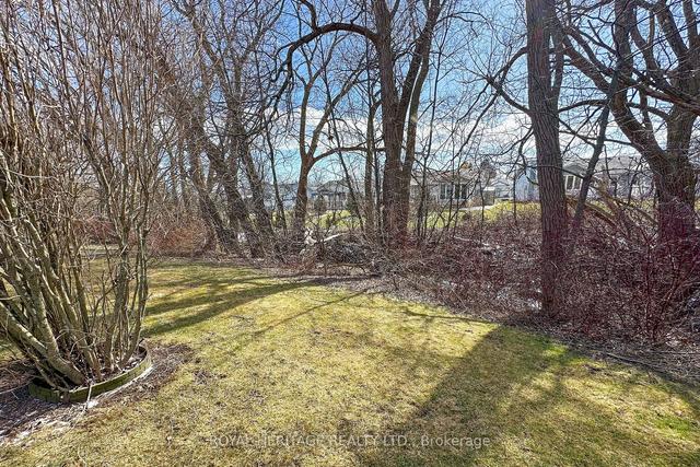 8a Eastbank Dr, House detached with 2 bedrooms, 2 bathrooms and 2 parking in Clarington ON | Image 14