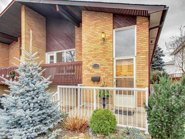 2356 Delkus Cres, House semidetached with 3 bedrooms, 2 bathrooms and 3 parking in Mississauga ON | Image 1