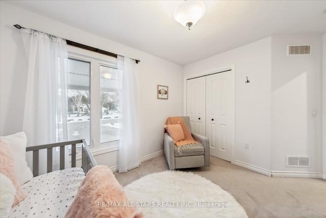 22 Lorne St, House detached with 2 bedrooms, 2 bathrooms and 5 parking in Georgina ON | Image 11