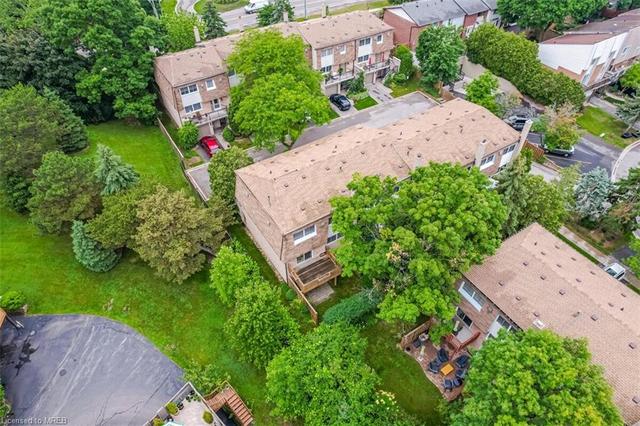 4 - 90 Sarah Lane, House attached with 3 bedrooms, 2 bathrooms and 2 parking in Oakville ON | Image 41