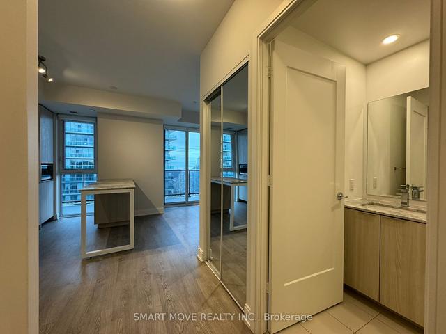3707 - 70 Annie Craig Dr, Condo with 1 bedrooms, 2 bathrooms and 1 parking in Toronto ON | Image 6