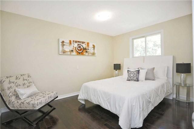 1323 Fundy Crt, House detached with 3 bedrooms, 2 bathrooms and 5 parking in Oshawa ON | Image 9