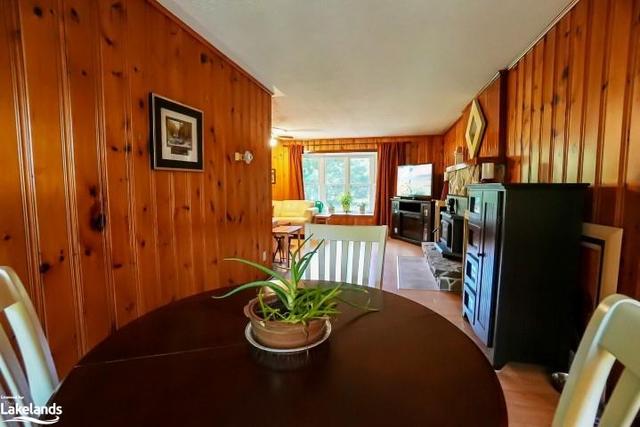 9259 Highway 118, House detached with 2 bedrooms, 1 bathrooms and 7 parking in Minden Hills ON | Image 4