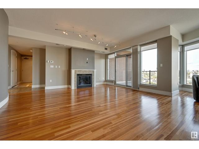 602 - 10035 Saskatchewan Dr Nw, Condo with 2 bedrooms, 2 bathrooms and 2 parking in Edmonton AB | Image 4
