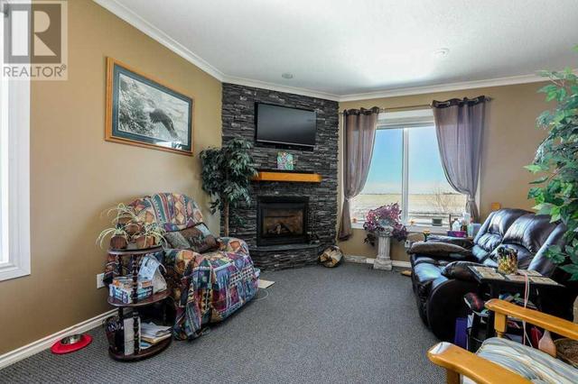 2, - 82058 Range Road 191, House detached with 5 bedrooms, 3 bathrooms and 8 parking in Lethbridge County AB | Image 7