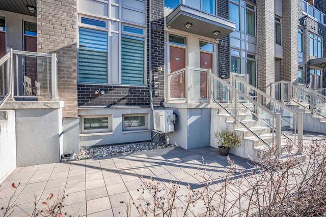 126-19 Applewood Lane, Townhouse with 2 bedrooms, 3 bathrooms and 1 parking in Toronto ON | Card Image