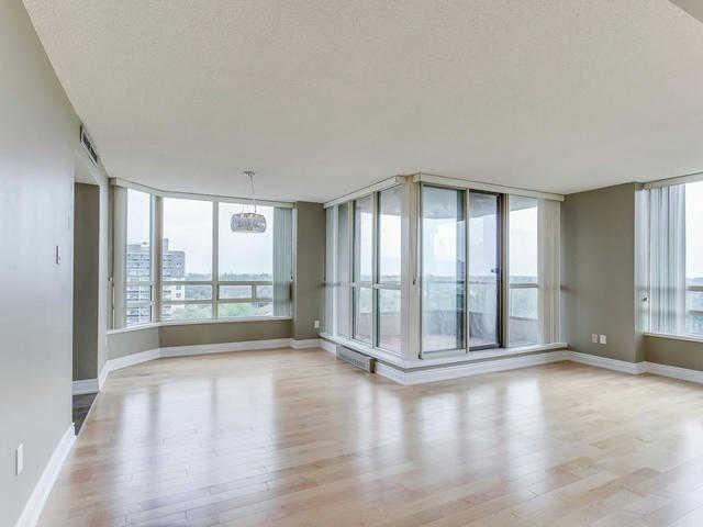 1001 - 75 King St E, Condo with 2 bedrooms, 2 bathrooms and 1 parking in Mississauga ON | Image 4