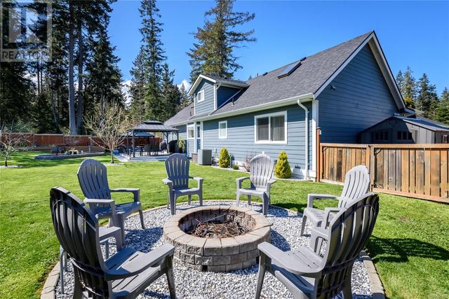 269 Spindrift Rd, House detached with 4 bedrooms, 3 bathrooms and 6 parking in Comox Valley A BC | Image 5