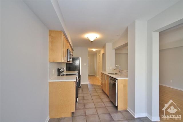 211 Idlewild Private, Townhouse with 3 bedrooms, 3 bathrooms and 2 parking in Ottawa ON | Image 11