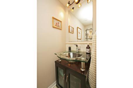 th7 - 160 Tenth St, Townhouse with 2 bedrooms, 3 bathrooms and 2 parking in Toronto ON | Image 9