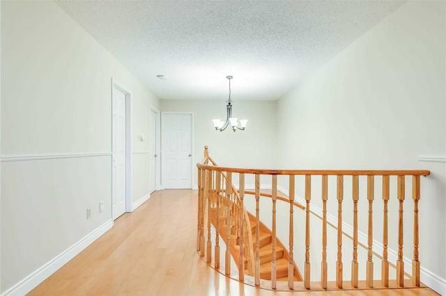 5655 Goldenbrook Dr, House detached with 4 bedrooms, 4 bathrooms and 4 parking in Mississauga ON | Image 2