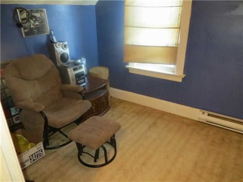 16 Brock St E, House detached with 3 bedrooms, 1 bathrooms and 2 parking in Oshawa ON | Image 6