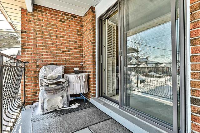 toronto - 50 Kirknewton Rd, House detached with 3 bedrooms, 2 bathrooms and 3 parking in Toronto ON | Image 2