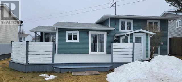 30 Jamieson Avenue, House detached with 3 bedrooms, 1 bathrooms and null parking in Grand Bank NL | Image 4
