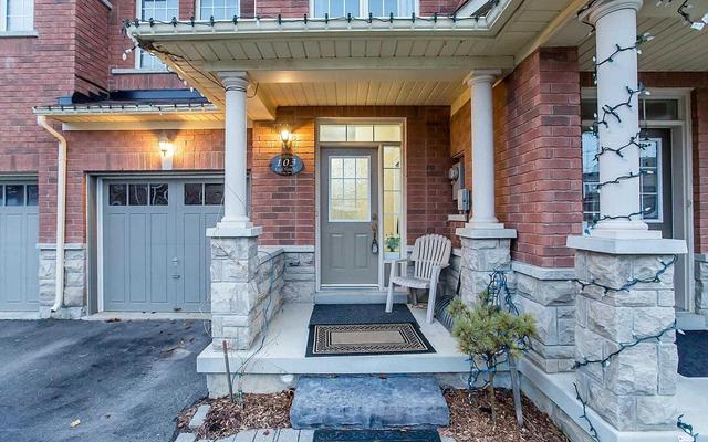 103 Royal Vista Rd, House attached with 3 bedrooms, 3 bathrooms and 2 parking in Brampton ON | Image 2
