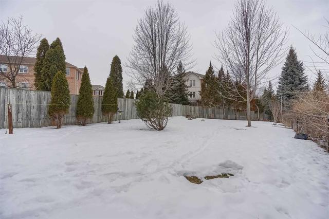 32 Pressed Brick Dr, House semidetached with 4 bedrooms, 3 bathrooms and 5 parking in Brampton ON | Image 26