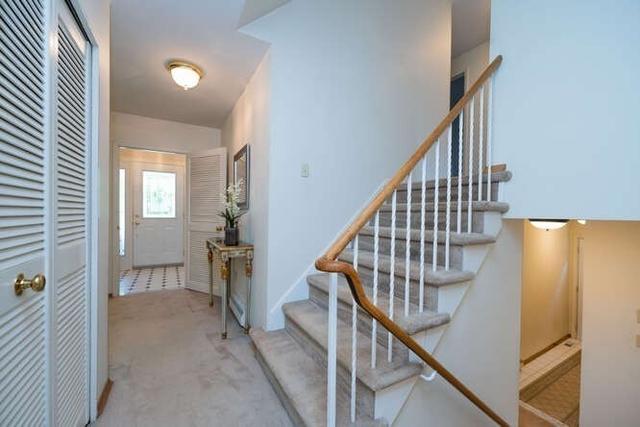32 Kenmanor Blvd, House detached with 4 bedrooms, 3 bathrooms and 4 parking in Toronto ON | Image 5