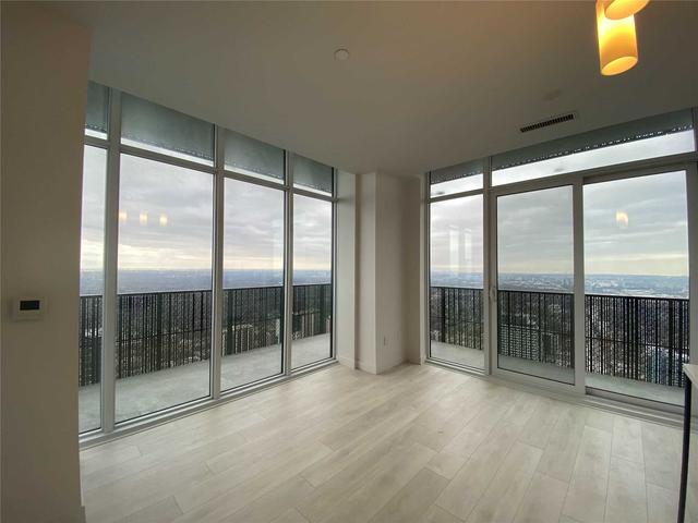 ph 5807 - 8 Eglinton Ave, Condo with 2 bedrooms, 2 bathrooms and 0 parking in Toronto ON | Image 16