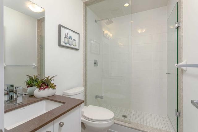 2 - 52 Holmes Ave, Townhouse with 2 bedrooms, 2 bathrooms and 1 parking in Toronto ON | Image 7