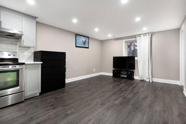 103 Archdekin Dr, House semidetached with 3 bedrooms, 2 bathrooms and 3 parking in Brampton ON | Image 15