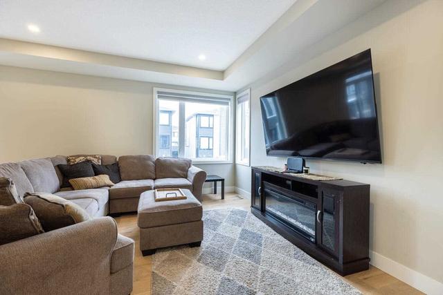 203 - 177 Edgevalley Rd, Townhouse with 3 bedrooms, 3 bathrooms and 4 parking in London ON | Image 2