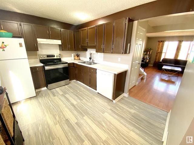 2510 78 St Nw, House semidetached with 4 bedrooms, 2 bathrooms and null parking in Edmonton AB | Image 6