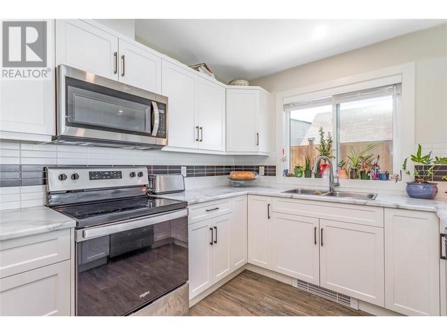 664 Patterson Avenue, House detached with 5 bedrooms, 3 bathrooms and 1 parking in Kelowna BC | Image 36