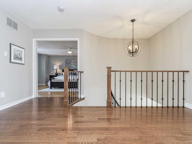 398 Callaghan Cres, House detached with 4 bedrooms, 4 bathrooms and 4 parking in Oakville ON | Image 11