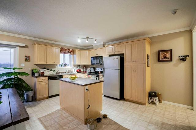 6 - 10709 108 Avenue, Condo with 2 bedrooms, 1 bathrooms and 2 parking in Fairview AB | Image 4