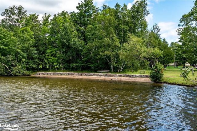 2213 Highway 60 Highway, House detached with 2 bedrooms, 1 bathrooms and 6 parking in Lake of Bays ON | Image 15