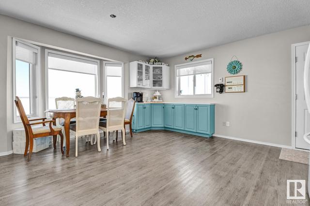 6510 50 Av, House detached with 4 bedrooms, 3 bathrooms and null parking in Val Quentin AB | Image 14