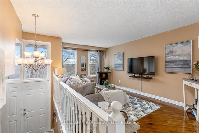 1986 John St, Townhouse with 3 bedrooms, 2 bathrooms and 2 parking in Markham ON | Image 12