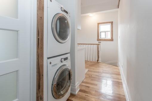 Upper - 293 Harbord St, House detached with 1 bedrooms, 1 bathrooms and null parking in Toronto ON | Image 11