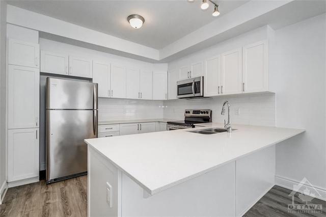 519 Ozawa Private, House attached with 2 bedrooms, 1 bathrooms and 1 parking in Ottawa ON | Image 12