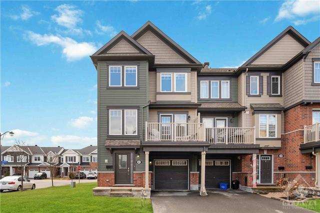 41 Maroma Street, Townhouse with 3 bedrooms, 2 bathrooms and 3 parking in Ottawa ON | Image 1