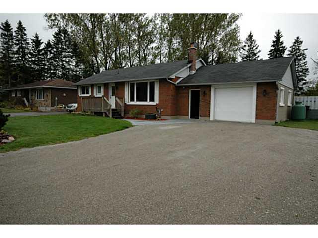 856 Penetanguishene Rd, House detached with 3 bedrooms, 2 bathrooms and null parking in Springwater ON | Image 2