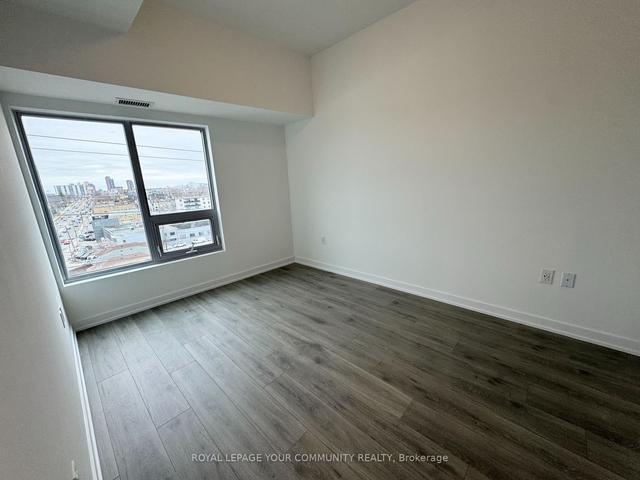 811 - 2443 Dufferin St, Condo with 4 bedrooms, 2 bathrooms and 1 parking in Toronto ON | Image 6