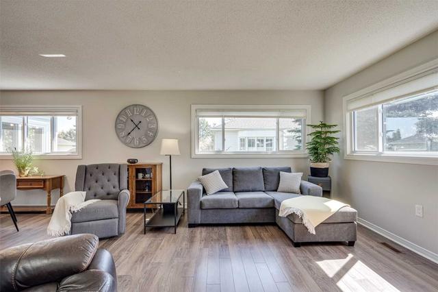 368 Silverbirch Blvd, Condo with 2 bedrooms, 2 bathrooms and 2 parking in Hamilton ON | Image 3