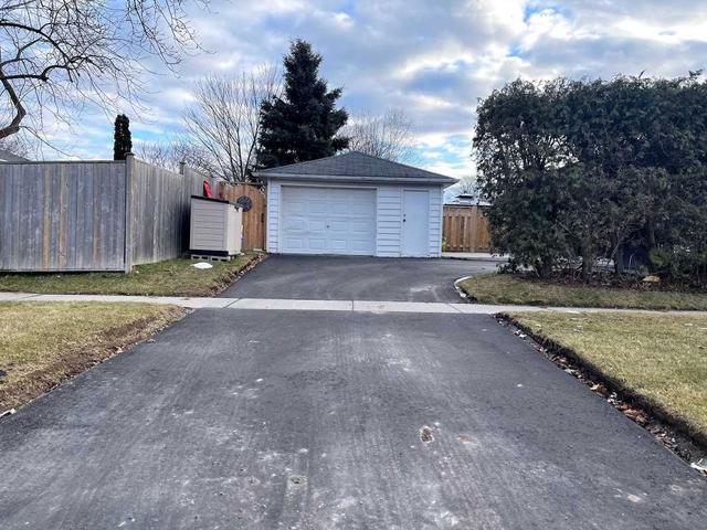 269 Surrey Dr, House detached with 5 bedrooms, 2 bathrooms and 7 parking in Oshawa ON | Image 18