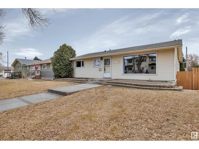 4809 117 Av Nw, House detached with 4 bedrooms, 2 bathrooms and null parking in Edmonton AB | Image 3