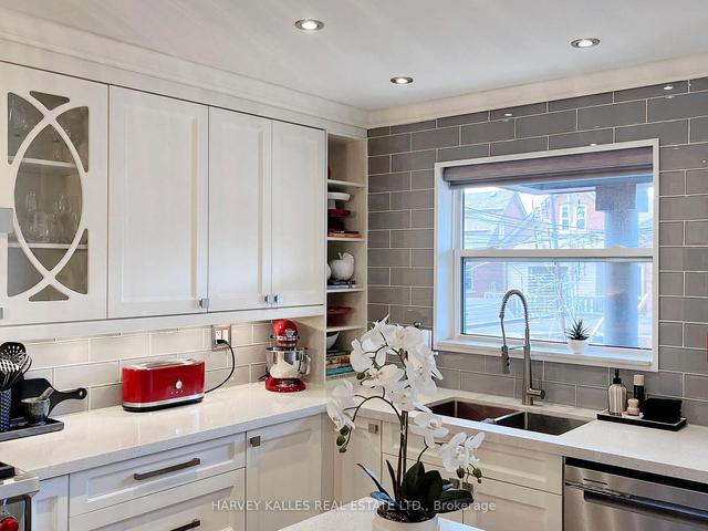 354 Westmount Ave, House semidetached with 3 bedrooms, 2 bathrooms and 4 parking in Toronto ON | Image 9