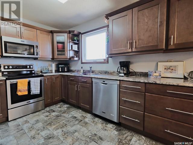 407 3rd Avenue E, House detached with 4 bedrooms, 2 bathrooms and null parking in Rosetown SK | Image 17