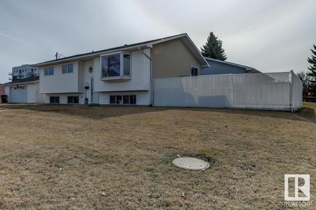 27 Corinthia Dr, House detached with 5 bedrooms, 1 bathrooms and 6 parking in Leduc AB | Image 45