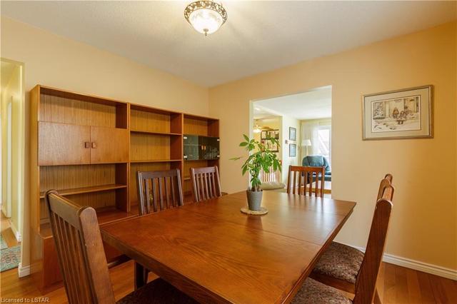 1501 Henley Crescent, House detached with 5 bedrooms, 2 bathrooms and 6 parking in Sarnia ON | Image 43