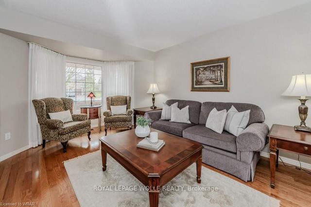 10 Parsons Crt, House detached with 4 bedrooms, 4 bathrooms and 6 parking in Kitchener ON | Image 39