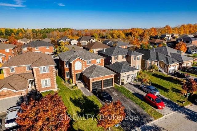 main - 7 Crompton Dr, House detached with 3 bedrooms, 3 bathrooms and 4 parking in Barrie ON | Image 12