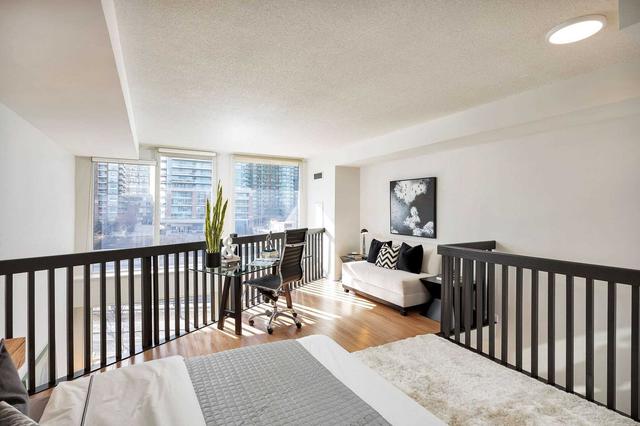 402 - 1029 King St W, Condo with 1 bedrooms, 1 bathrooms and 1 parking in Toronto ON | Image 5