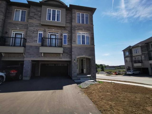 11 Lorne Glen St, House semidetached with 4 bedrooms, 4 bathrooms and 6 parking in Markham ON | Image 1