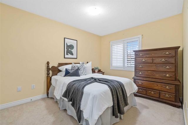 26 Cedarcrest Cres, House attached with 3 bedrooms, 3 bathrooms and 3 parking in Richmond Hill ON | Image 25